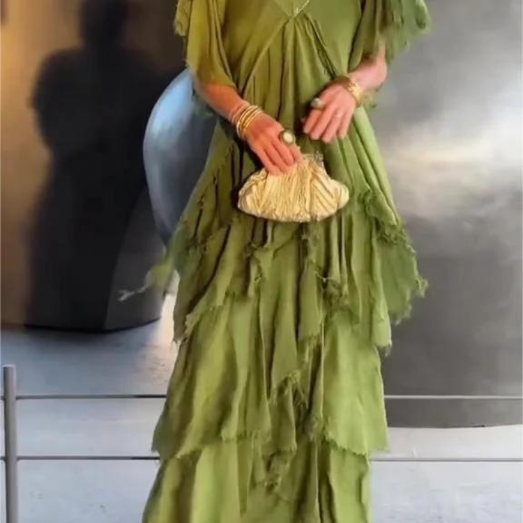 SAVANE | Langes, fließendes Kleid mit elegantem V-Ausschnitt