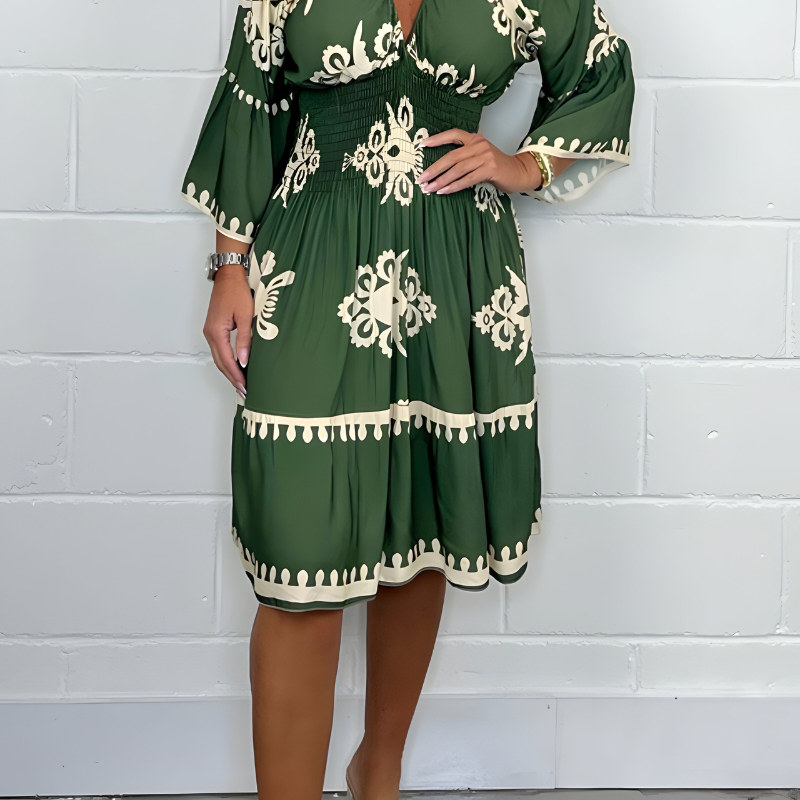 LUNA | Kurzes Boho-Blumenkleid mit schmeichelhaftem Schnitt für einen eleganten Urlaubs- oder Event-Look