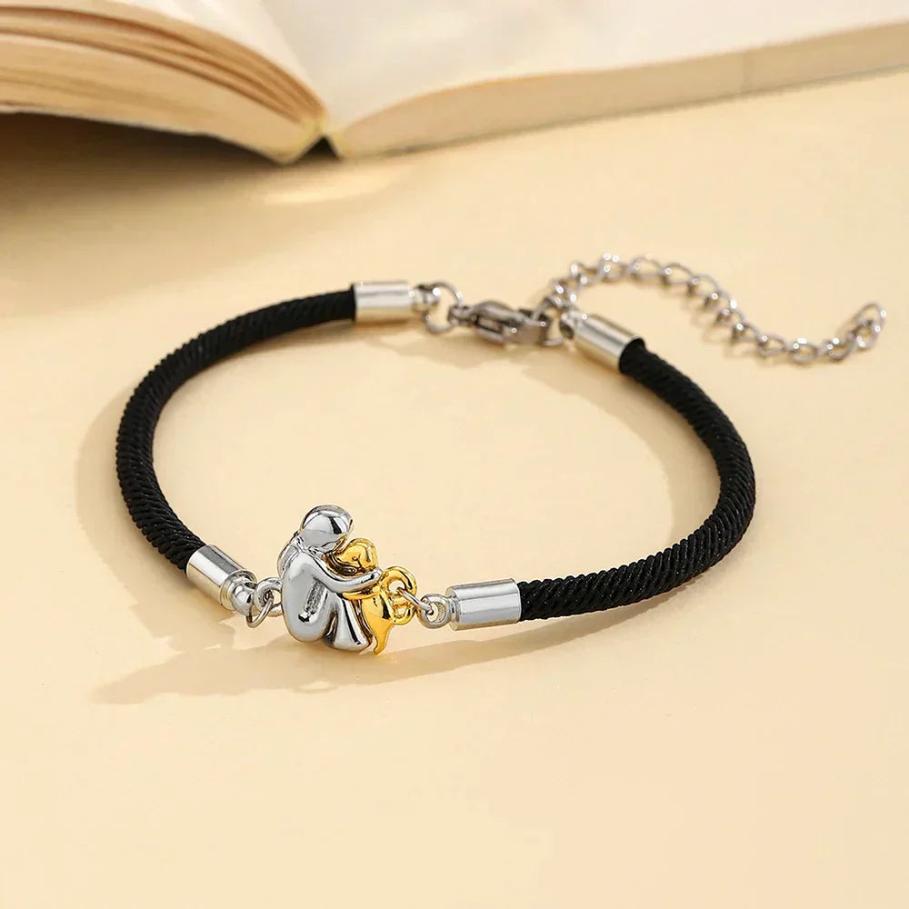 Zwarte Leren Armband met Gouden Charms – Moderne Elegante Stijl