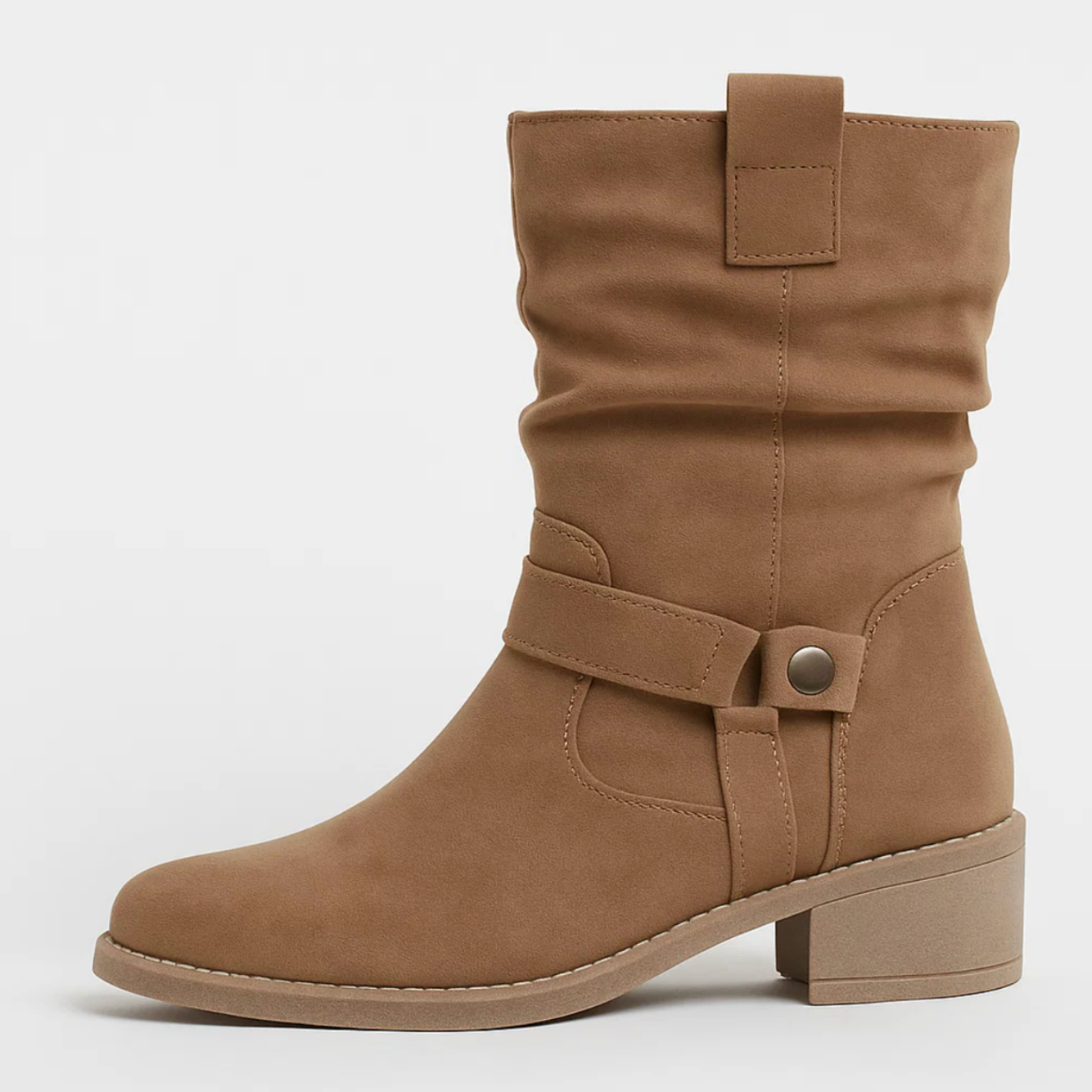 Beżowe botki za kostkę z niskim obcasem – casualowy styl western